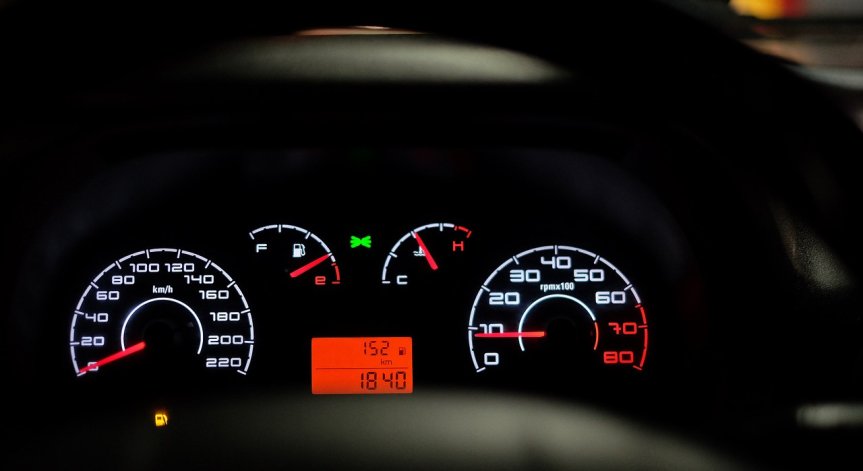 Луксозни марки автомобили спряха достъпа до софтуера си в Русия