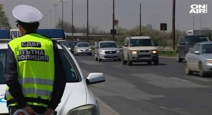 Тежък трафик към Гърция по празниците – дебнат ни с хеликоптери и камери