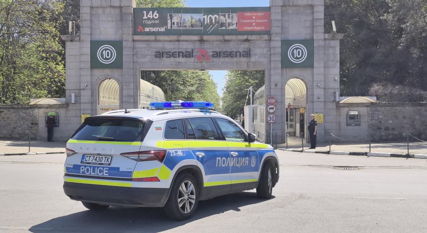 Работници губят живота си при серия от трудови инциденти.