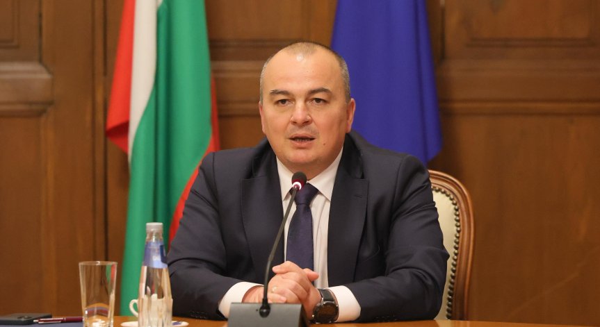 Абровски създава вътрешна работна група за произхода на суровината в млечните продукти