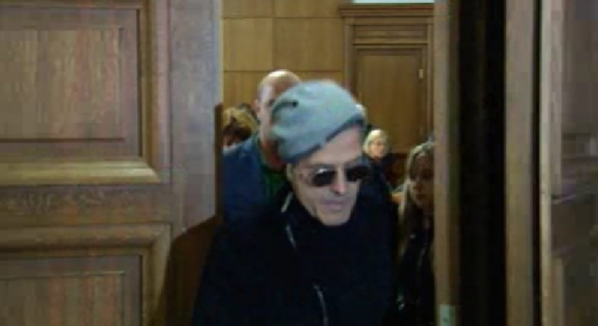 Евелин Банев- Брендо се яви в съда