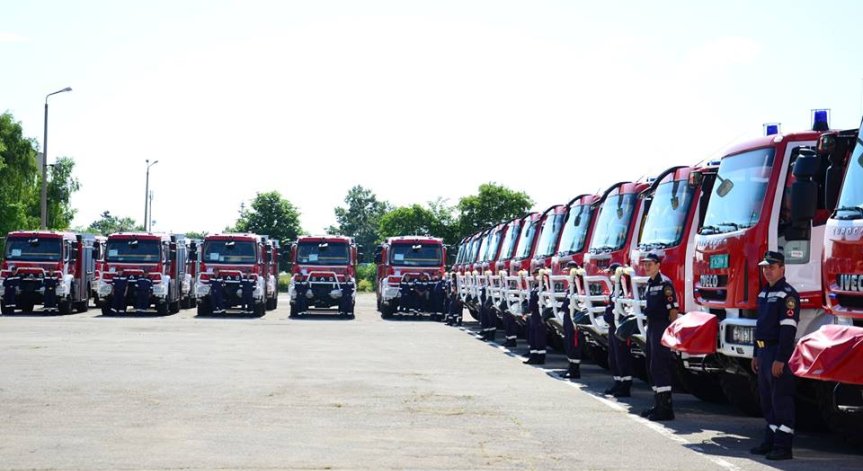 Голям пожар е избухнал в Музея на авиацията в Крумово 