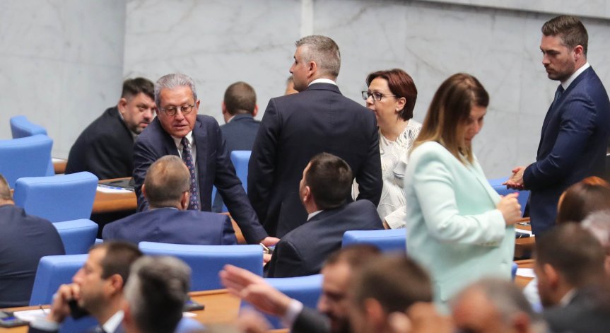 Натоварен ден за депутатите.