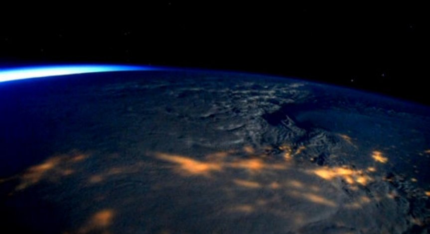 Без трафик в Ню Йорк и Вашингтон заради бурята