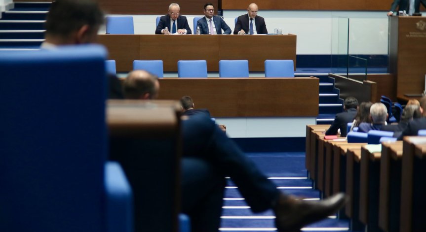 Депутатите излизат във ваканция заради президентските избори