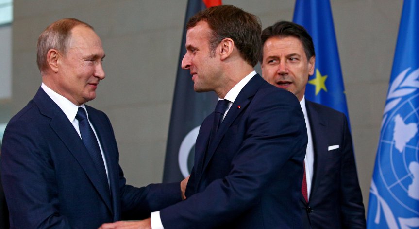 Путин е готов да обсъди войната в Украйна с Макрон