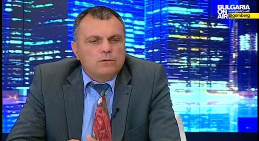 Въпросите за референдума ще претърпят лека корекция: Момчил Дойчев