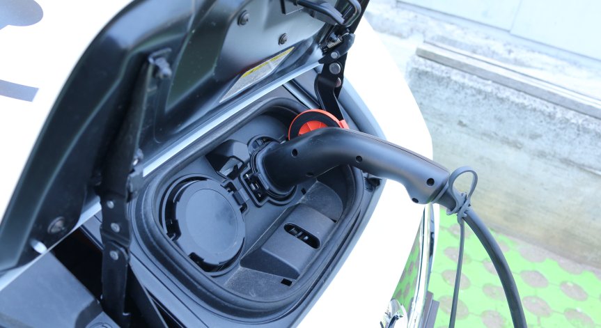 Факторите, които спъват продажбата на електромобили