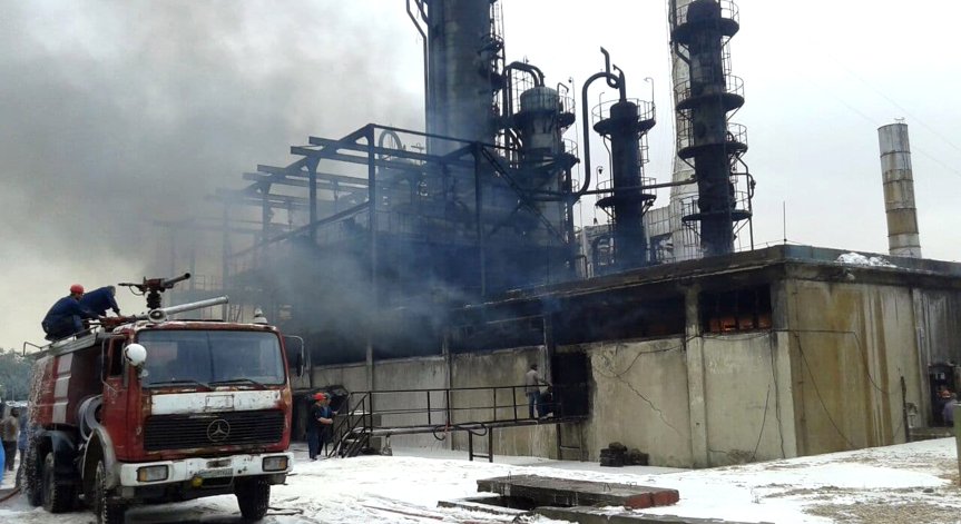 Избухна пожар в нефтопреработвателен завод в Сирия