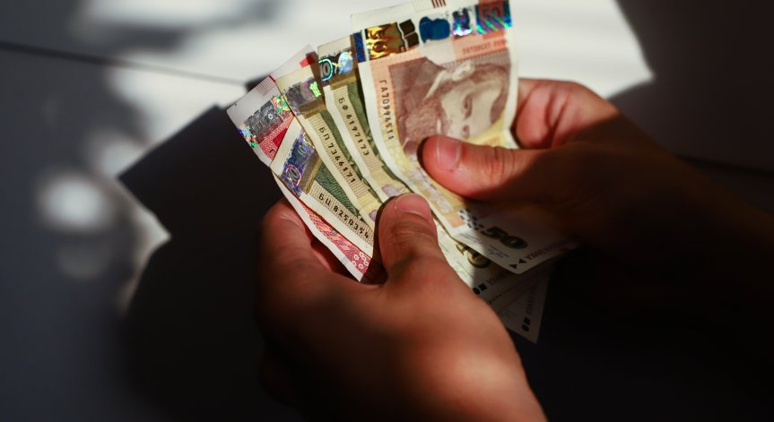 Жилищните кредити нарастват с 18%, потребителските - с 12,3%