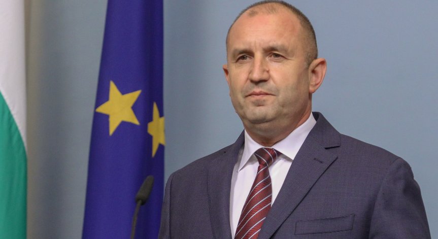 Радев към жените за 8 март: Продължавайте да вдъхновявате с вашето достойнство и обаяние