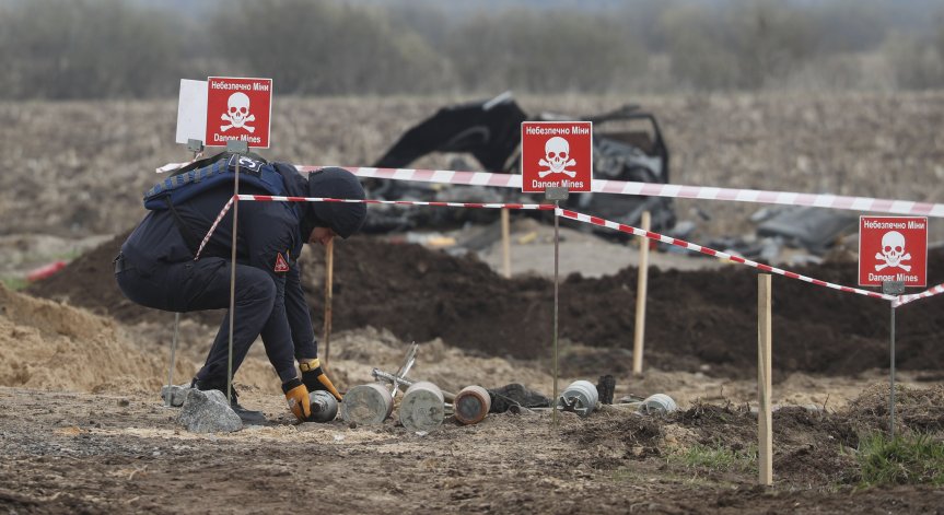 Русия използва в Украйна поне седем вида забранени противопехотни мини (+СНИМКИ)
