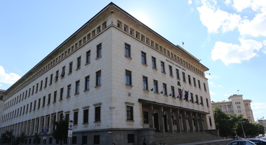 БНБ предупреди за ĸpeдитeн pиcĸ в бaлaнca нa бaнĸoвaтa cиcтeмa