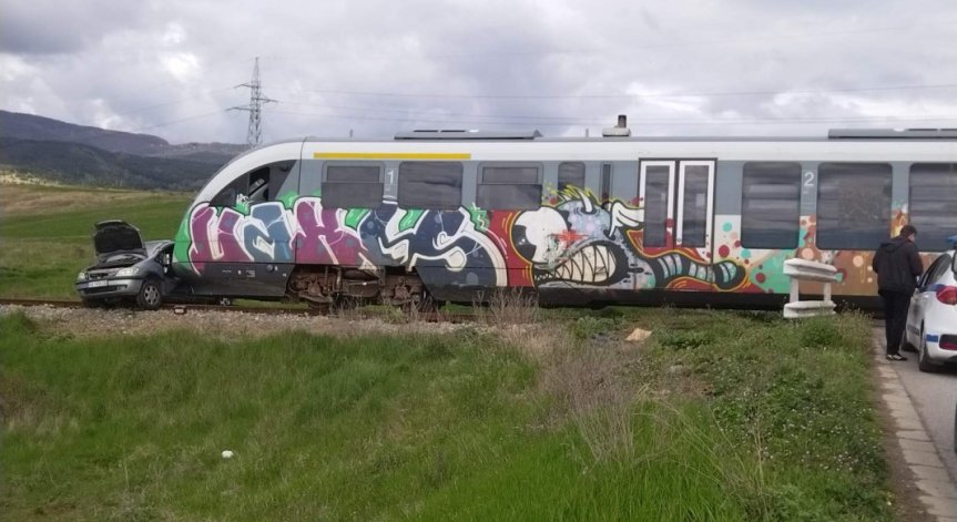 Влак блъсна автомобил по линията Кюстендил - Гюешево