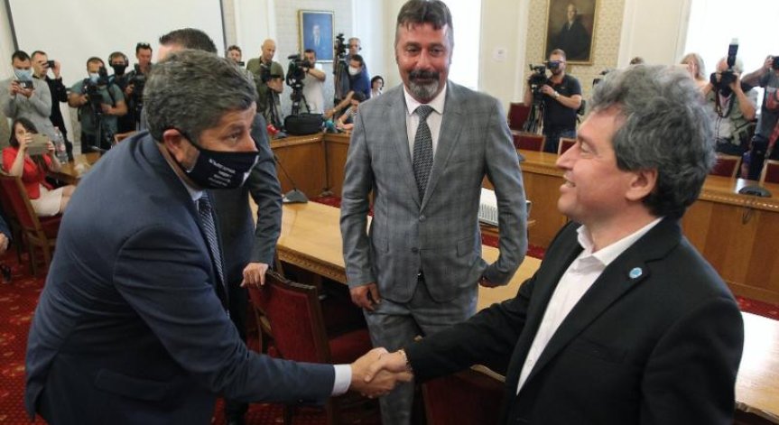 Тошко Йорданов и Христо Иванов си стиснаха ръцете, започват преговори