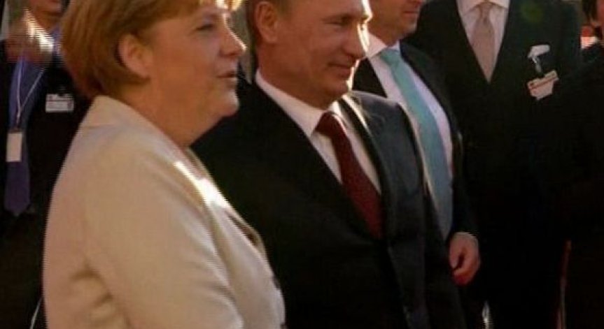 Германия посрещна Путин с протести (видео)