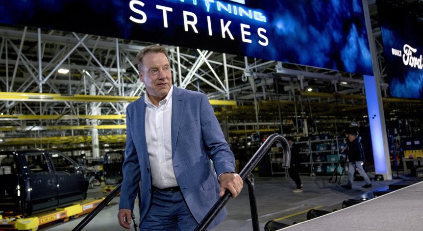 Босът на Ford със силни думи за САЩ и Китай в битĸaтa зa пaзapa нa eлeĸтpoмoбили