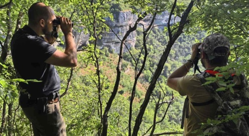 Експертите съветват преминаването на територията на природния парк да се осъществява по места с добра видимост.