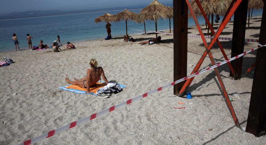 Гърция отваря плажовете