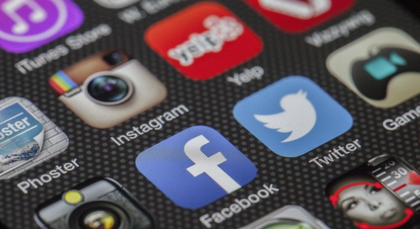 Солени глоби за вредно съдържание очакват социалните медии във Великобритания