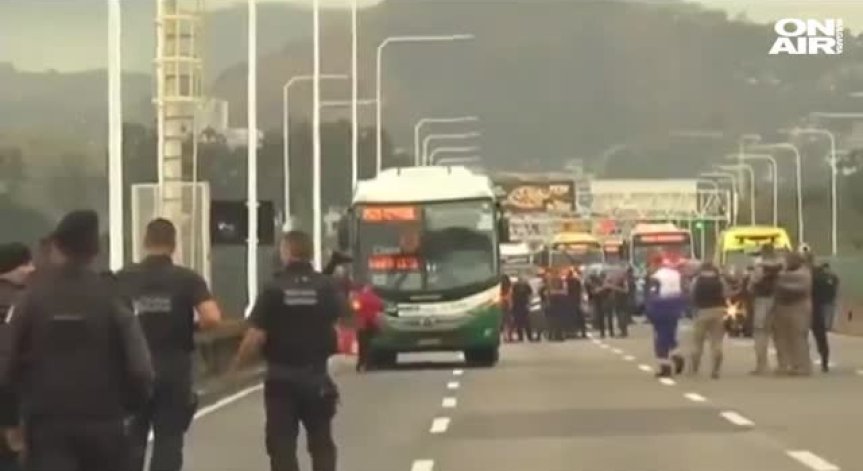 Заложническа драма в Рио, въоръжен отвлече 37 души