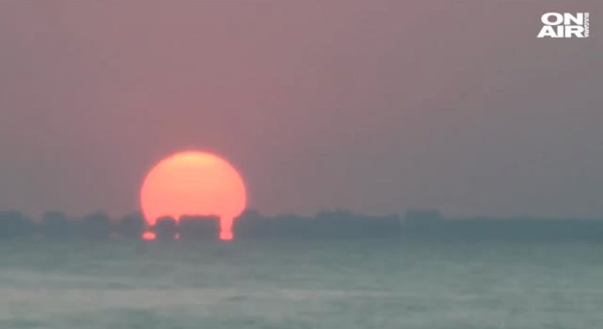 Джулай морнинг в Бургас: Огньове на пясъка и 10 рок банди на сцената