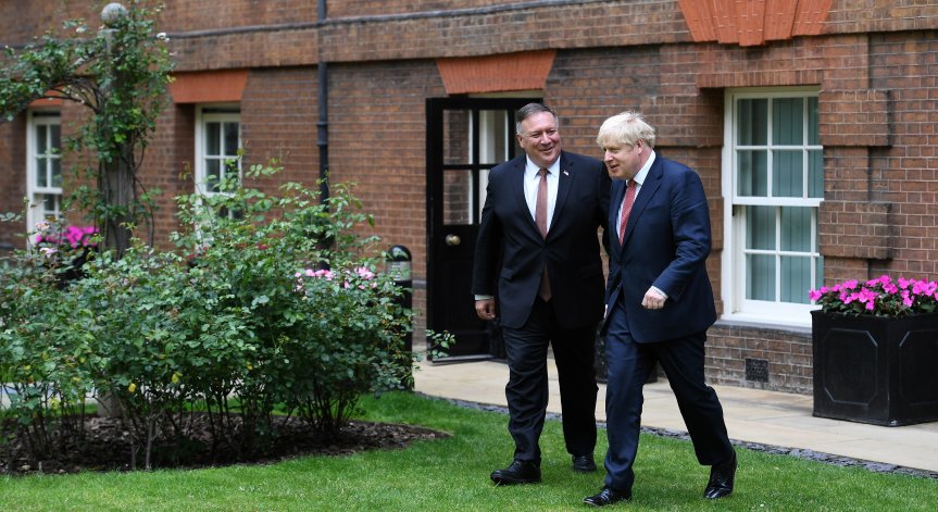 Майк Помпео: Китай използва коронакризата, за да прокара собствените си интереси