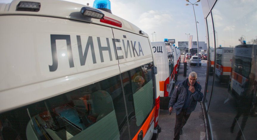 Катастрофа в София: Млада жена е с опасност за живота, ранено е дете на 2 г.
