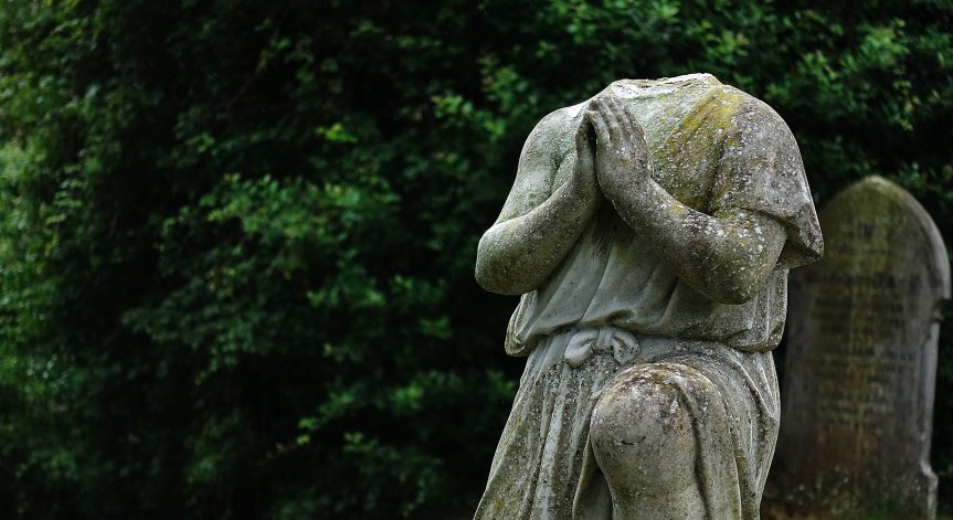 Протестиращи в Монреал свалиха паметник на първия канадски премиер