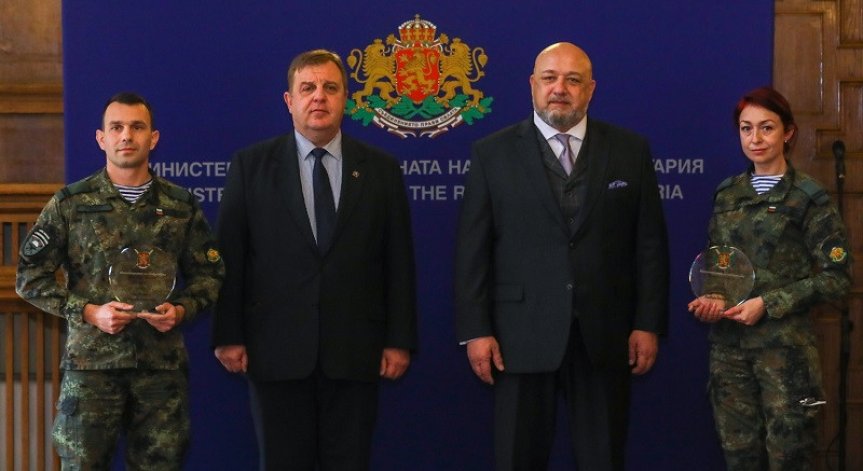 Кралев и Каракачанов наградиха най-добрите военнослужещи спортисти за 2020 г.