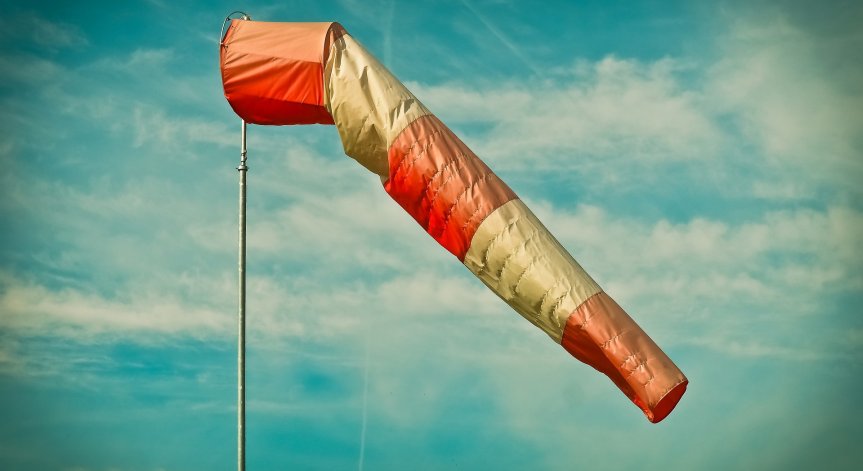 Връхлита ни вятър с до 100 км/ч, оранжев код е обявен за 7 области