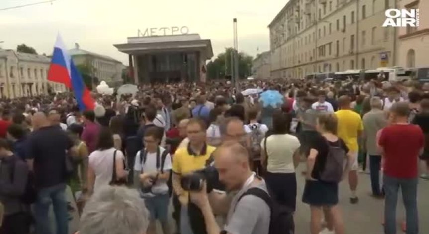 Близо 100 души са задържани при протест в защита на Иван Колунов