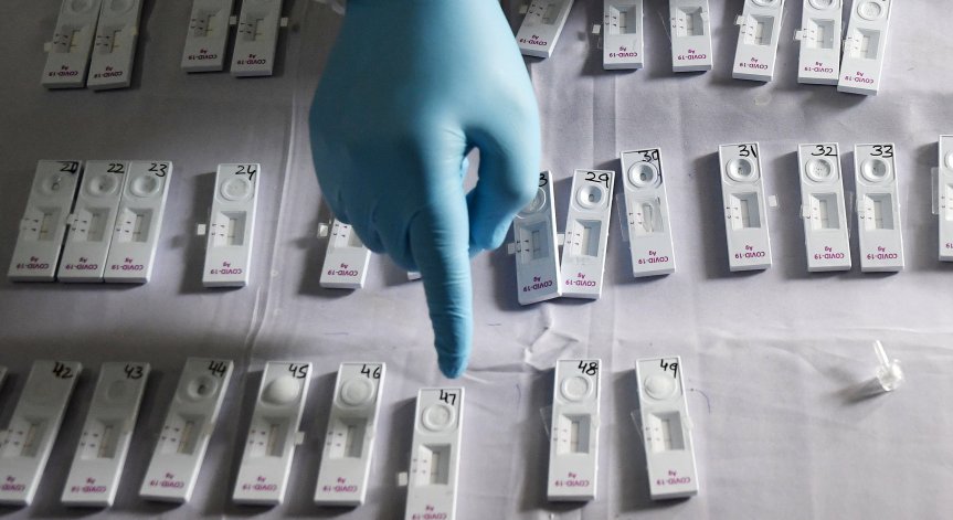 Жертвите на Ковид-19 в САЩ надхвърлиха 200 хиляди души