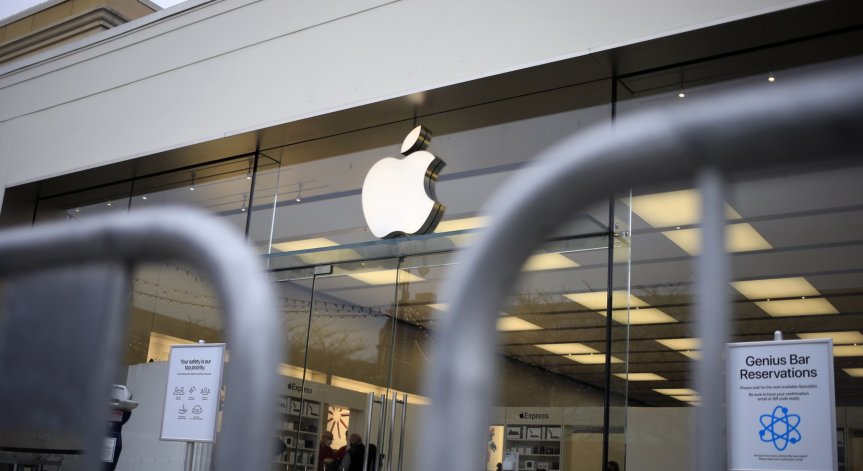 Apple пуска умни очила най-рано през 2022 г.