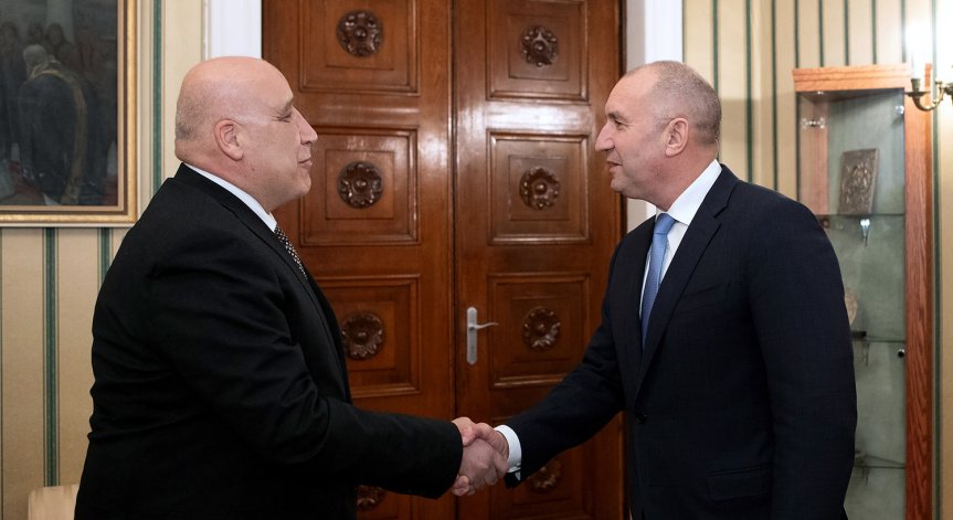Радев приветства постигнатата договореност за прекратяване на огъня.