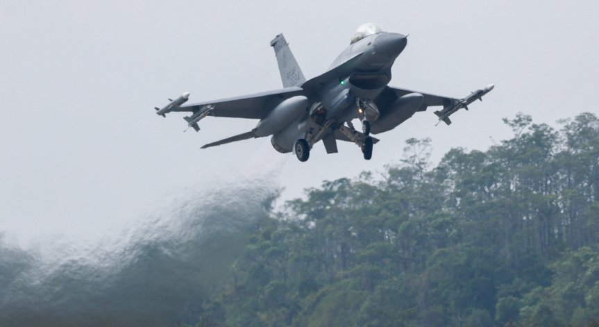 Изтребител F-16 се разби в Турция, пилотът му загина
