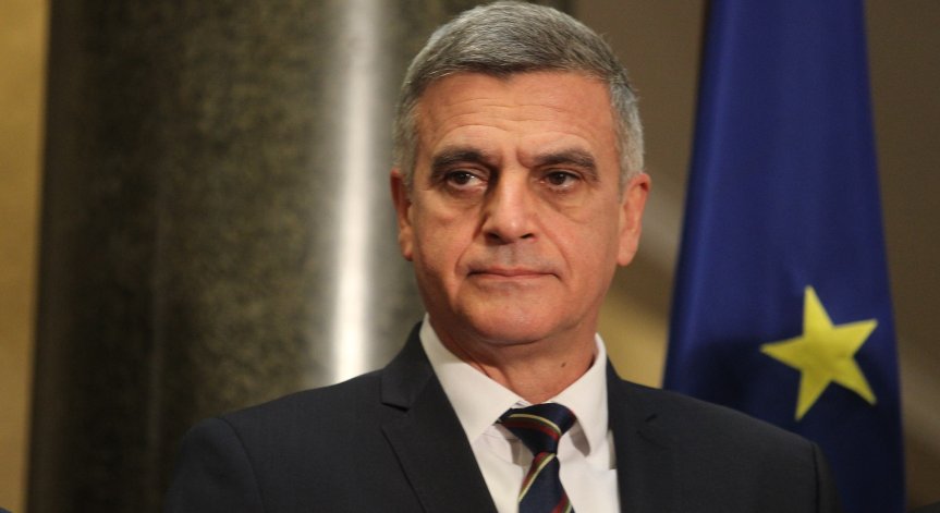 Стефан Янев: Ще се забави доставката на изтребителите F-16