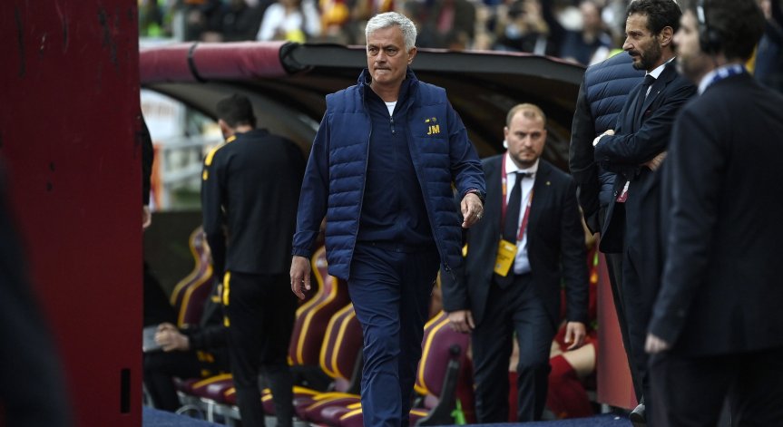 Моуриньо остава верен на 