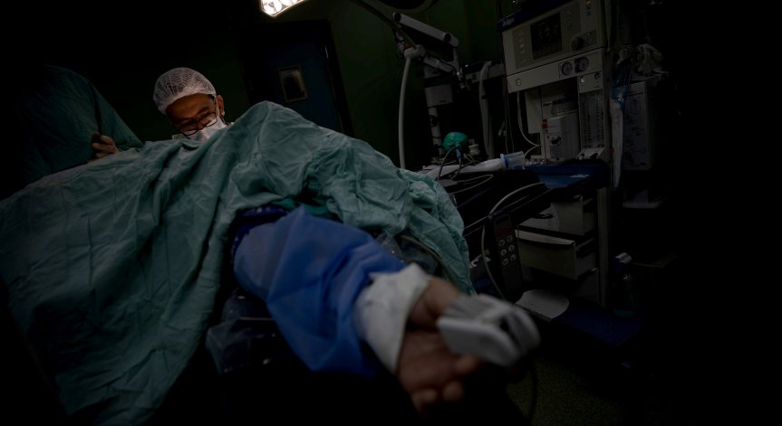 Израел даде час за евакуация на болницата 