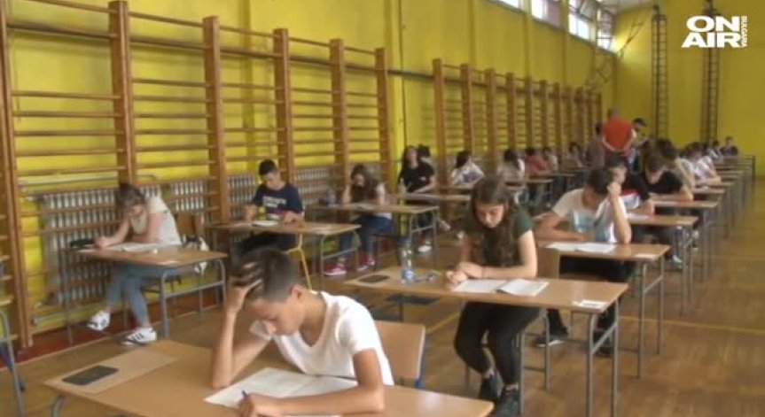 Протести в Сърбия заради изтекла информация за изпит по математика