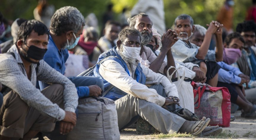 Коронавирусът причини геноцид и милиони бедстващи в Индия