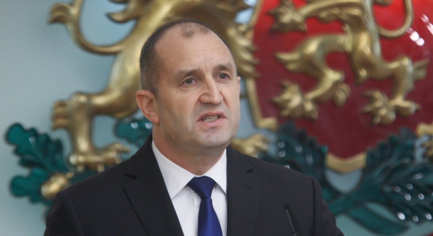 Радев посреща президента на Косово