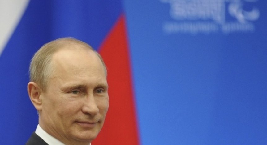Кучето на Путин посрещна с лай японски журналисти