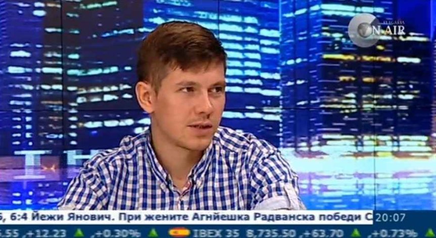 Хр. Ласков: Хората със смартфони трябва да внимават с приложенията, които свалят
