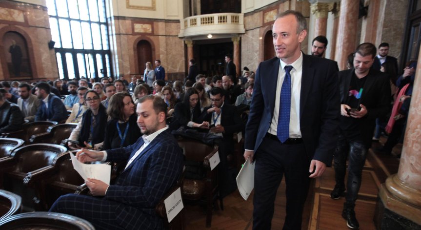 Вълчев: Има опасност от поколенческа катастрофа, ако затворим училищата