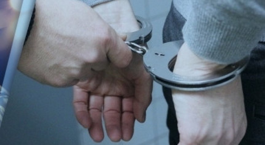 Пиене, силна музика и нападение срещу униформен: Мъж се оказа в ареста