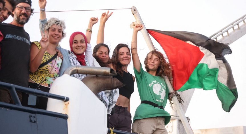 Израел отклони кораби от нова хуманитарна флотилия за Газа