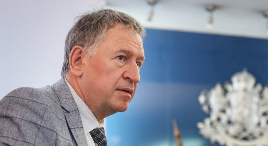 Министър Кацаров ще тества европейските Ковид-19 сертификати на 