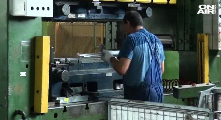 433 хил. държавни служители с 10% увеличение на заплатата