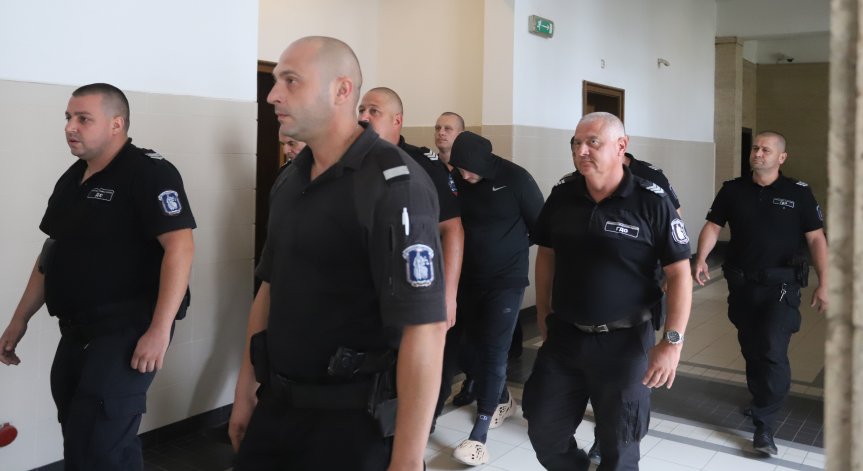 Образуваха досъдебно производство срещу полицаи за 